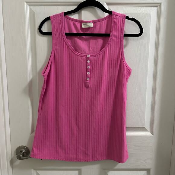 Bobbie Brooks Tops - 💥Bobbie Brooks Ladies Pink Blouse Tank Top Women’s size Large pretty barbiecore